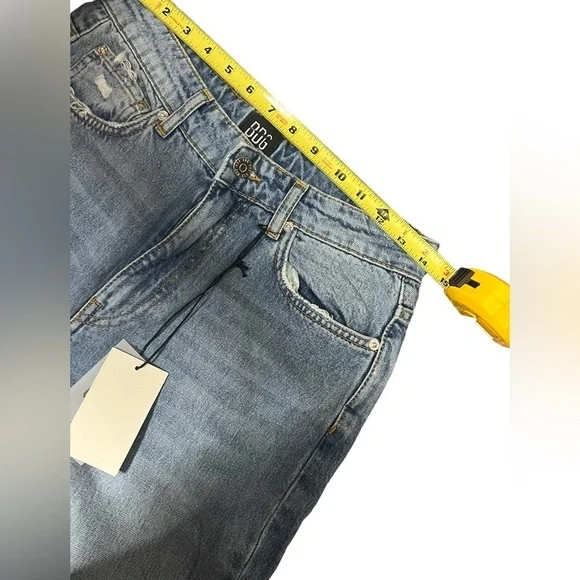 Urban Outfitters BDG Women’s High Rise Raw Hem Distressed Jeans - Picture 10 of 16